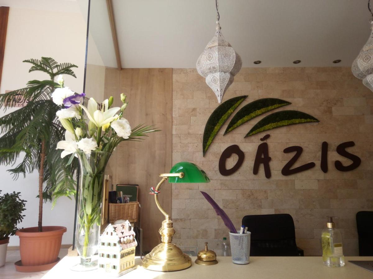 Oazis Hotel*** นาชคานีจา ภายนอก รูปภาพ